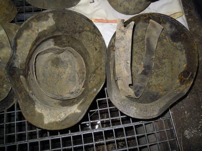 found-wwi-helmets-05