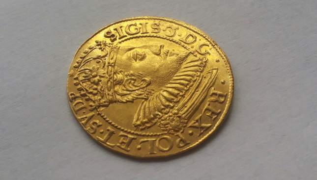 gold-ducat-1609-ordinary-diggers-amazing-find-3