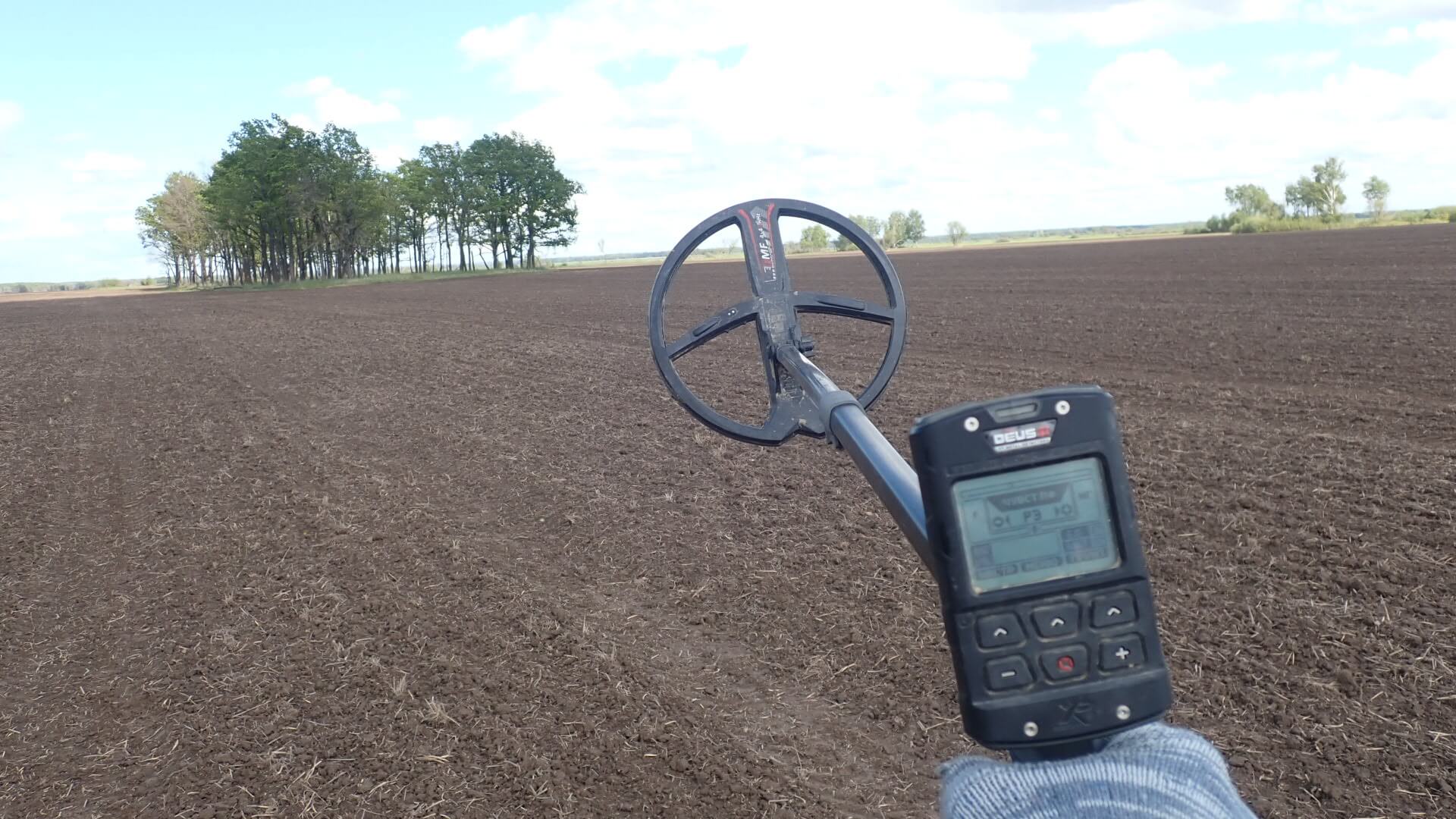 XP Deus II response speed test on a plowed field