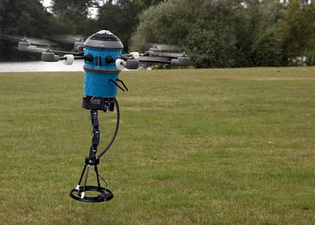 robot-with-metal-detector-2