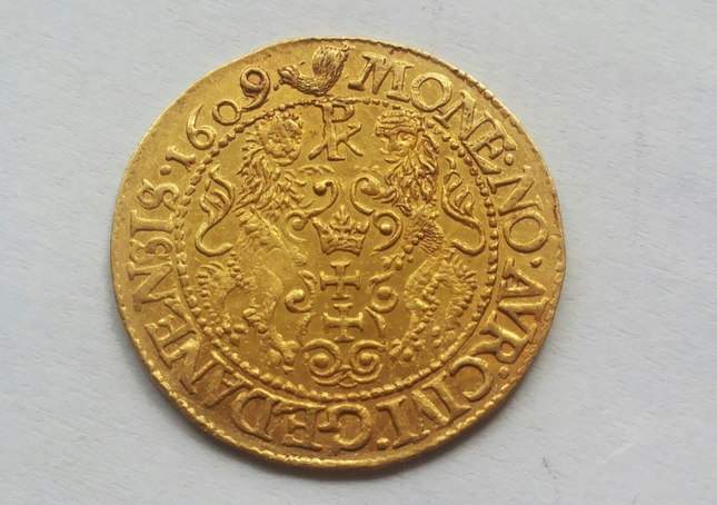 gold-ducat-1609-ordinary-diggers-amazing-find-5