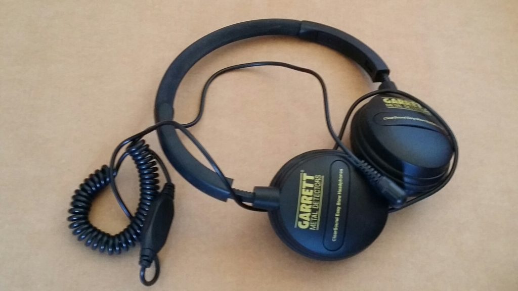 Headphones included with Garrett ACE 400i