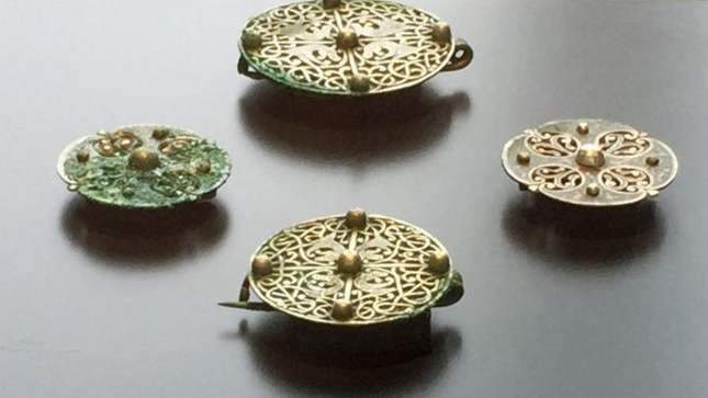 Found: a marvelous pot of Viking treasure (contains gold)