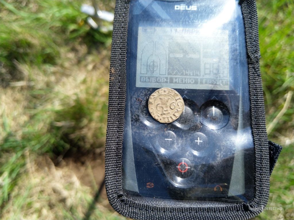 XP Deus settings with an HF high-frequency coil for digging in a littered field or in a park (photo of finds+)