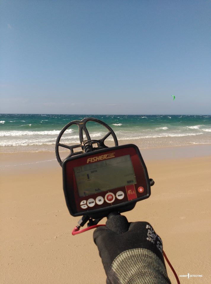 What can be found on the European beach with a metal detector? (Gold, Eureka and Fisher F44 with Nel Tornado)