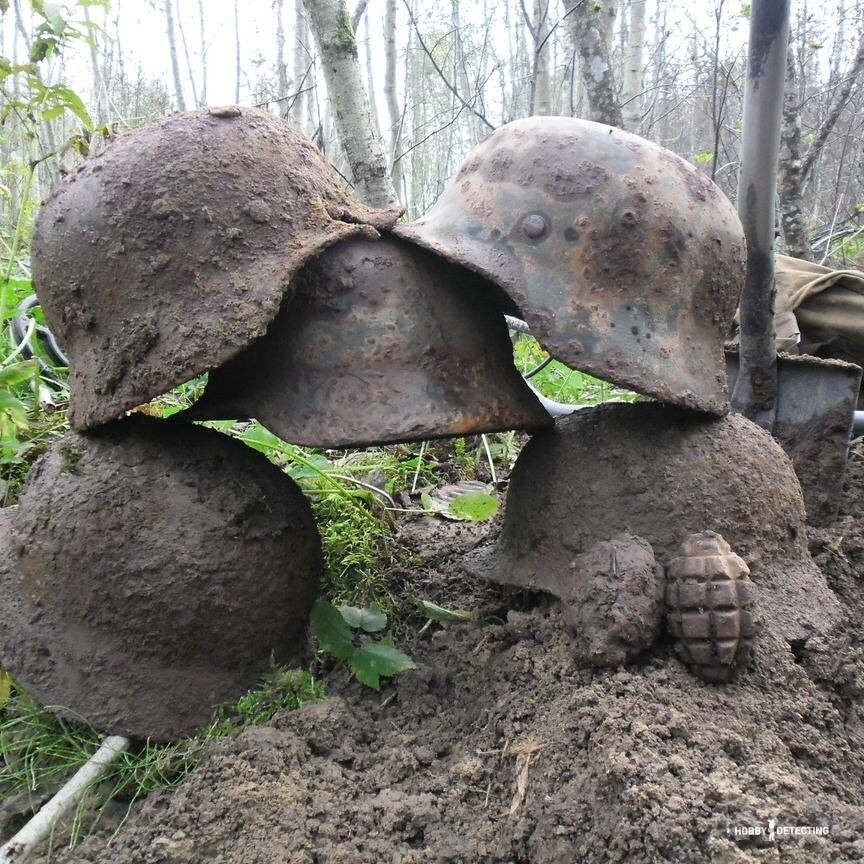 helmets find war cop diggers Wehrmacht SS (1)