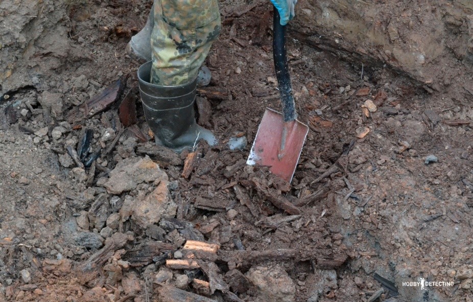 Pit of the SS dugout! (Competitive history of a digger, a cop in the war)