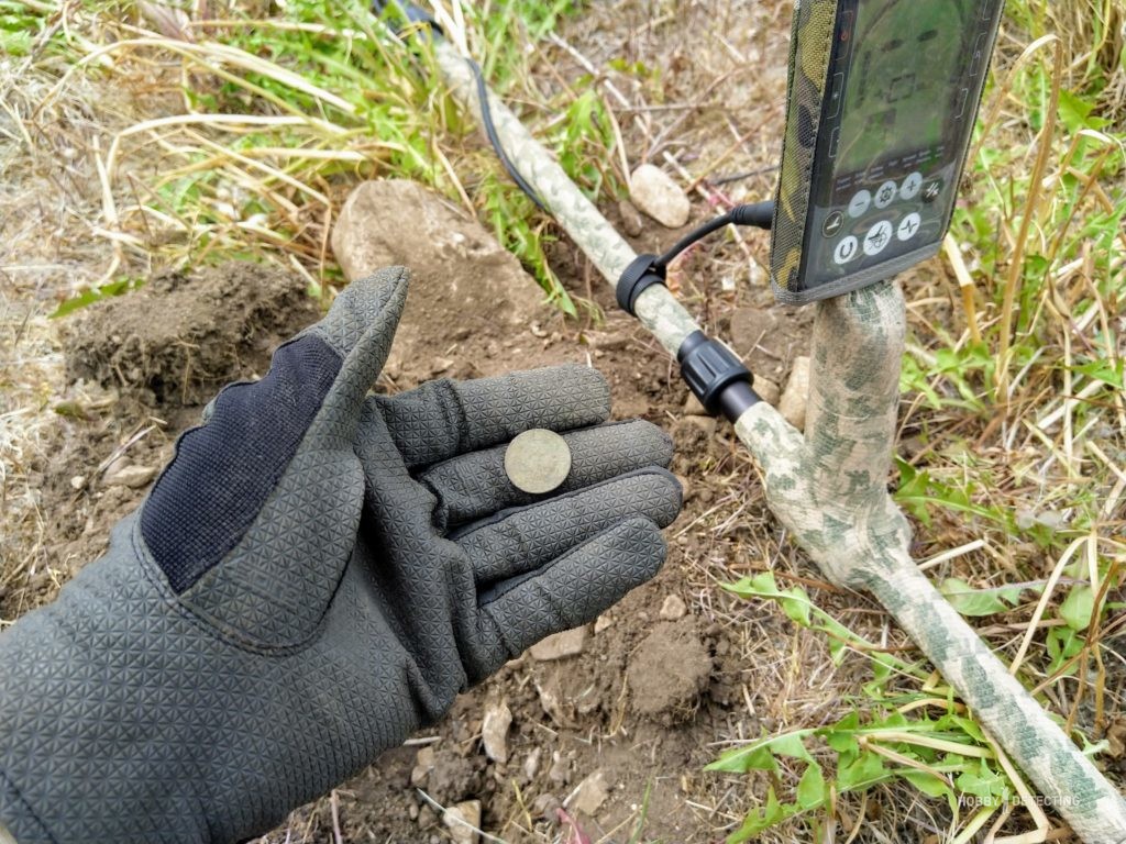 Minelab Equinox 800 - our review of a professional metal detector!