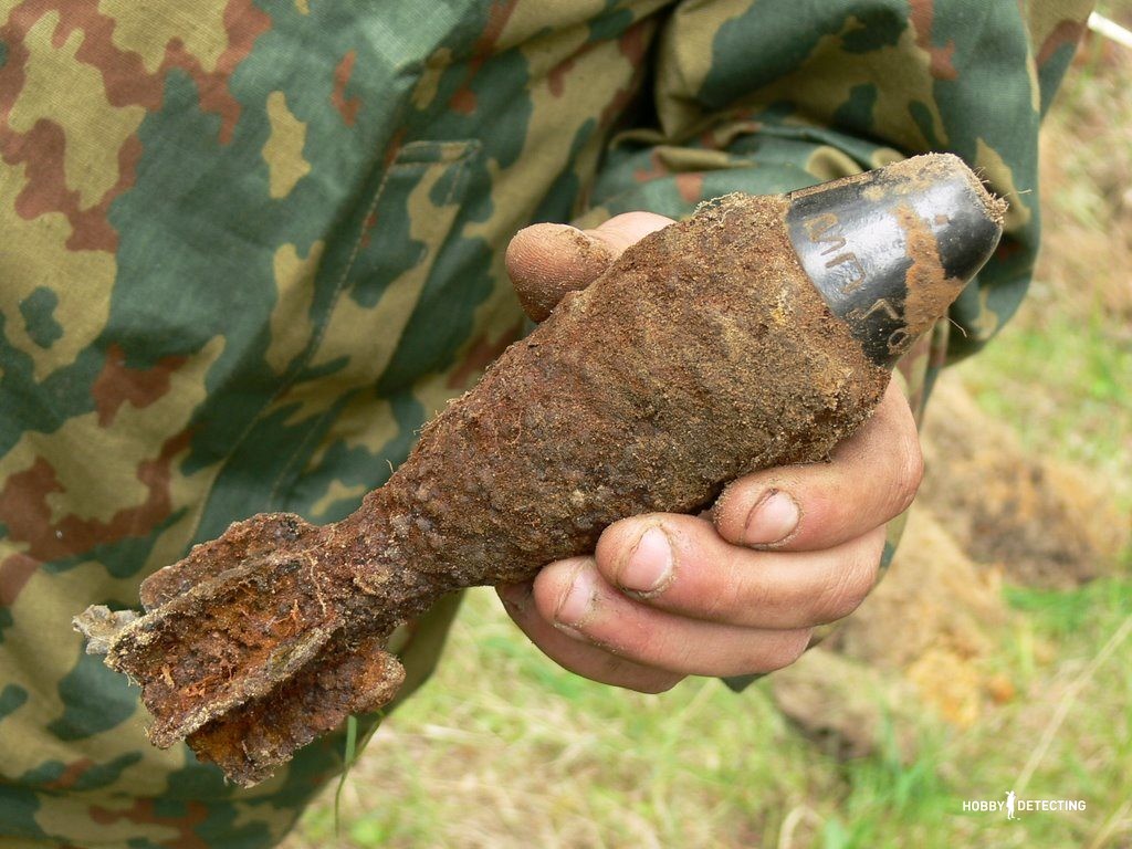 war cop diggers SS Wehrmacht shells mines cartridges (1)