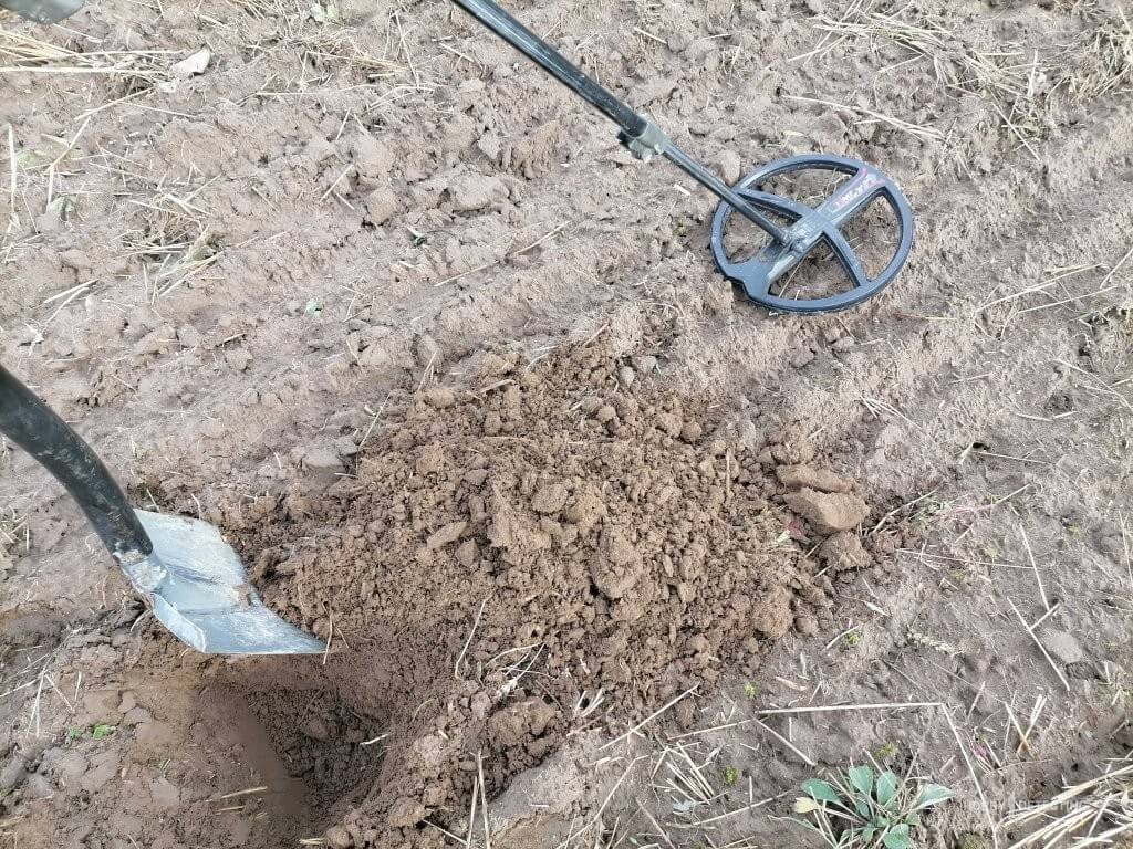 How to successfully search for coins in a plowed field without maps??? Step-by-step instruction.