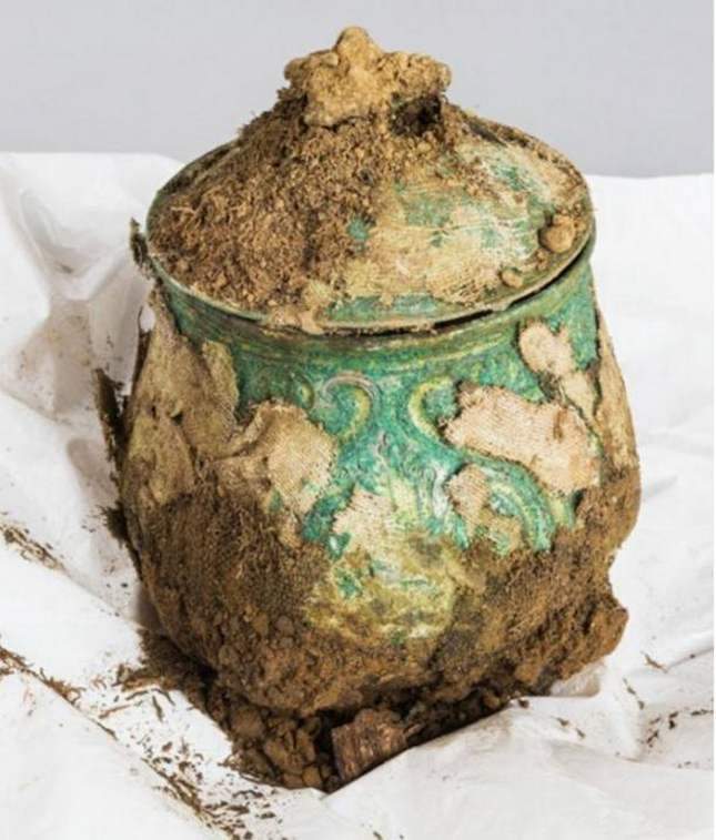 Found: a marvelous pot of Viking treasure (contains gold)