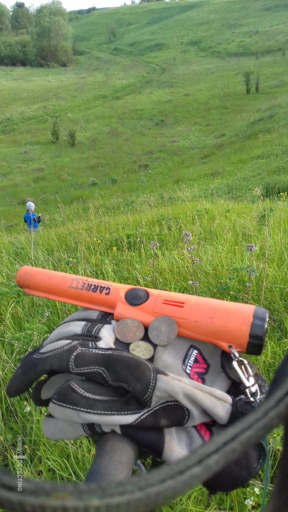 Looking for treasure with my son (Competitive story of a digger!)