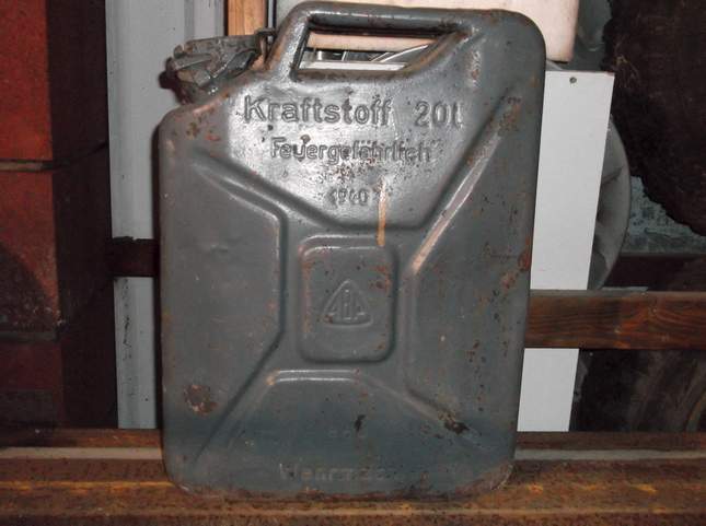 found-wwii-german-jerrycan-01